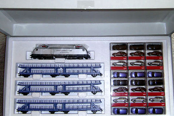 画像1: 鉄道模型 メルクリン Marklin 26518 ポルシェミュージアム限定 自動車運搬貨車セット HOゲージ