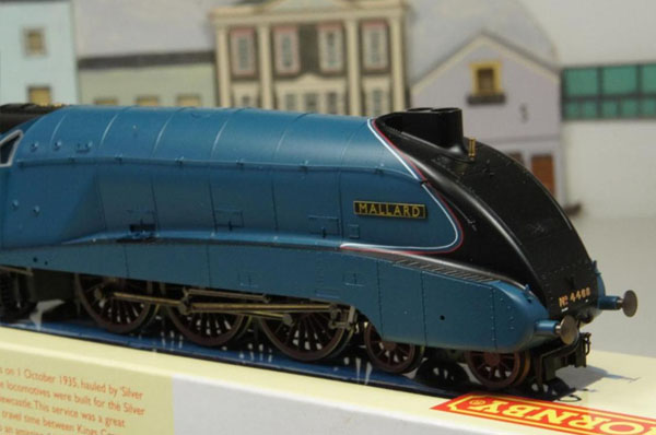 画像3: 鉄道模型 HORNBY ホーンビィ R2339 LNER blue class A4 マラード号 蒸気機関車 ooゲージ