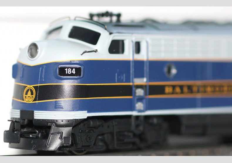 画像2: 鉄道模型 メルクリン Marklin 37618 ボルチモア・アンド・オハイオ鉄道 F7 ディーゼル機関車 HOゲージ