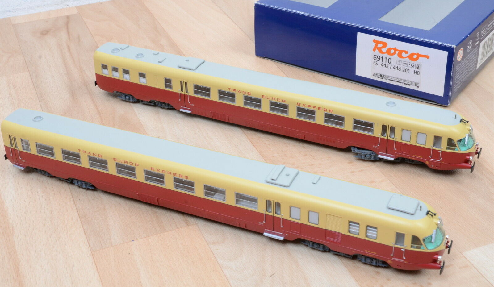 画像1: 鉄道模型 ロコ Roco 69110 TEE ALn 442/448 気動車 2両セット HOゲージ