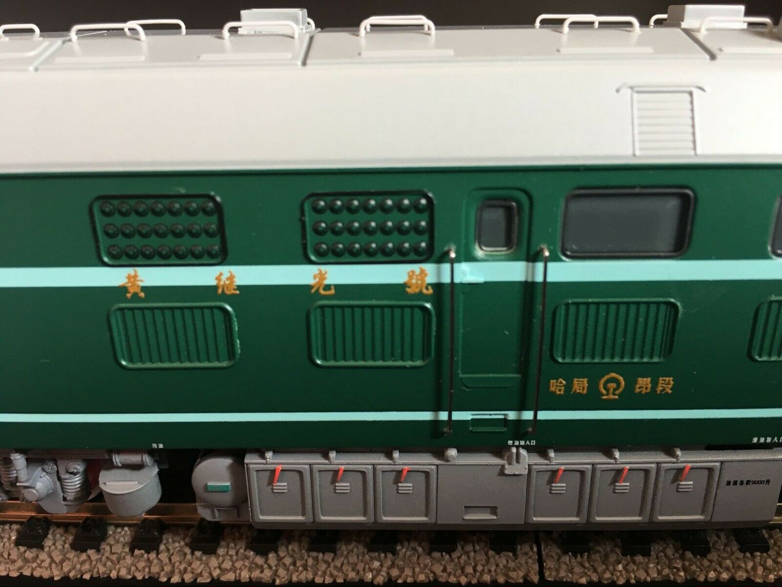 画像4: 鉄道模型 バックマン Bachmann 1220 中国 東風DF4B 緑足回緑塗装 ディーゼル機関車 HOゲージ
